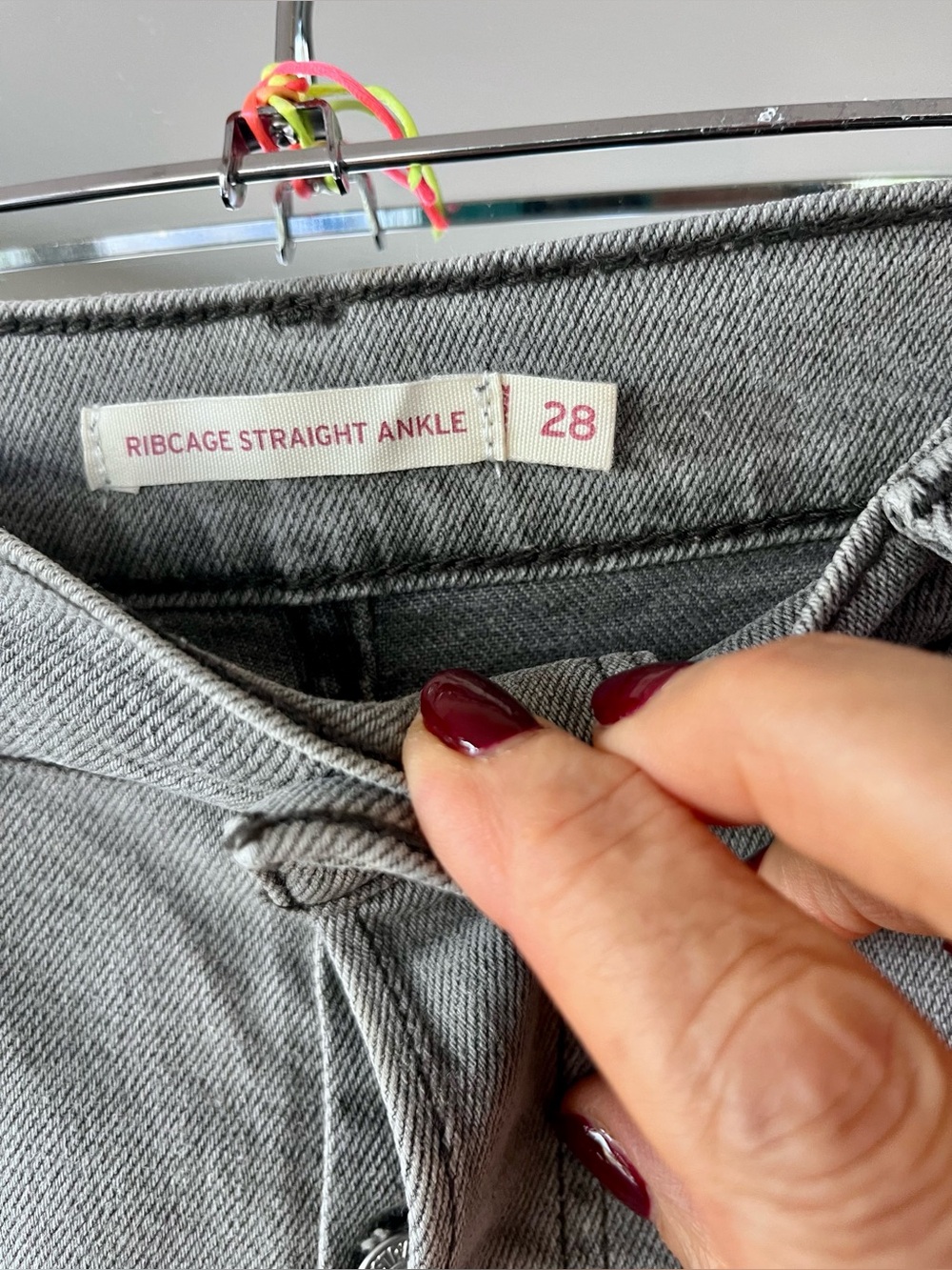 Levi’s Ribcage Highrise Straight Ankle Jeans in gray - 28 - Like New - Picture 5 of 8